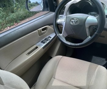 Toyota Hilux 2012 - Màu bạc, nhập khẩu