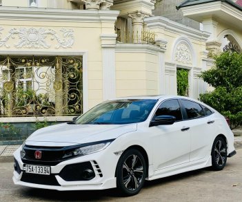 Honda Civic 2018 - Tặng 1 năm chăm xe bảo dưỡng miễn phí