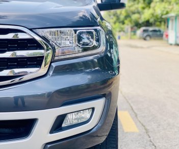 Ford Everest 2020 - Odo 30.000km, màu xám xanh