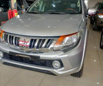 Mitsubishi Triton 2016 - Màu bạc giá cạnh tranh