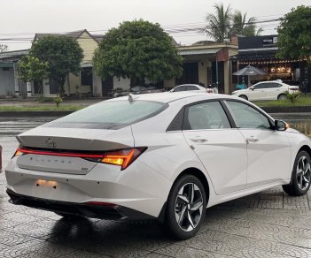 Hyundai Elantra 2022 - Giá ưu đãi - Xe sẵn đủ màu giao ngay