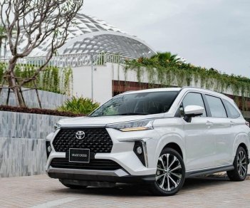 Toyota Veloz Cross 2022 - Tặng gói quà tặng trong tháng 11