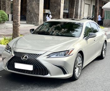 Lexus ES 250 2019 - Cần bán xe odo 11000km