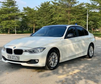 BMW 320i 2013 - Xe gia đình giá chỉ 590tr