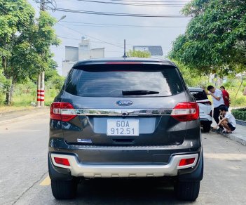 Ford Everest 2020 - Odo 30.000km, màu xám xanh