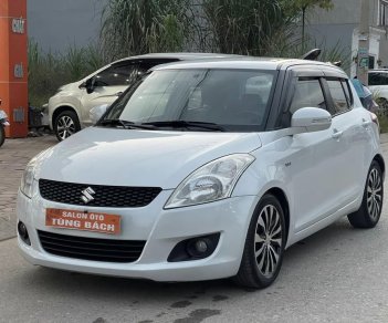 Suzuki Swift 2015 - Màu trắng, xe nhập