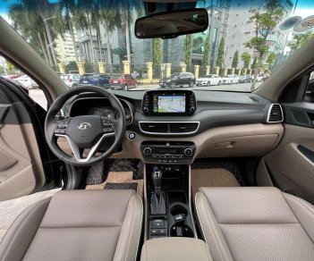 Hyundai Tucson 2020 - Màu đen, nội thất kem