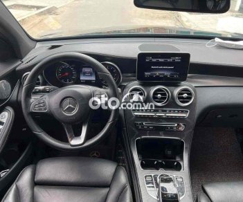 Mercedes-Benz GLC 300 2016 - Màu đen, xe nhập