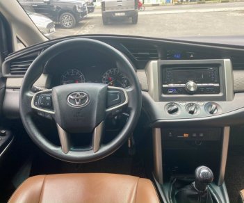 Toyota Innova 2017 - Màu bạc, giá cực tốt