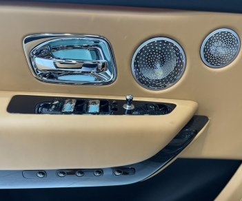 Rolls-Royce Cullinan 2022 - Mới 100%, màu đen, nội thất da bò, full kịch options, xe có sẵn xem giao ngay