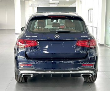 Mercedes-Benz GLC 300 2022 - Màu xanh giao ngay - 50% trước bạ - Lãi suất 6%/năm - Quà tặng ngập tràn