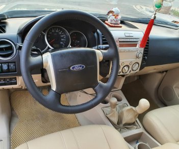 Ford Everest 2010 - 2 cầu, nilon vẫn còn rất nhiều