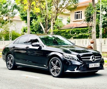 Mercedes-Benz C180 2020 - Cần bán gấp xe đăng ký lần đầu 2020 xe gia đình, giá tốt 1 tỷ 239tr