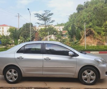 Toyota Vios 2009 - Màu bạc xe gia đình