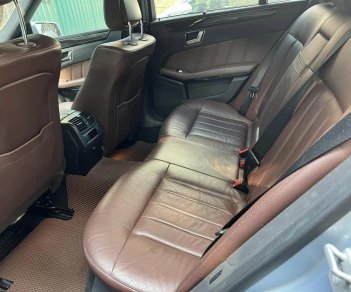 Mercedes-Benz E250 2014 - Màu bạc, xe nhập, 799 triệu