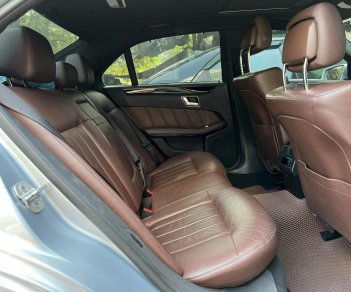 Mercedes-Benz E250 2014 - Màu bạc, xe nhập, 799 triệu