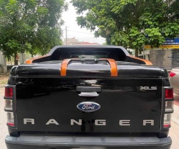 Ford Ranger 2017 - Màu đen, xe nhập số tự động, 560tr