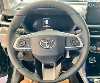 Toyota Veloz Cross 2022 - Xe màu đen, giá tốt