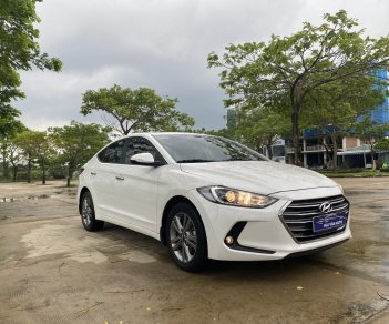 Hyundai Elantra 2018 - 1.6AT xe màu trắng, 529 triệu