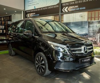 Mercedes-Benz V250 2022 - Ưu đãi nhiều quà tặng, xe màu đen