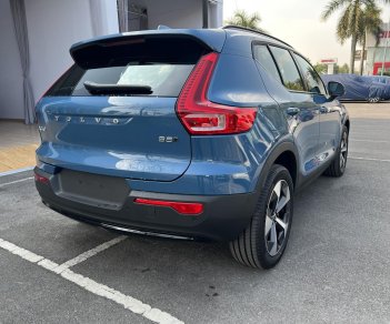 Volvo XC40 2022 - Tặng 2 năm bảo hiểm, 3 năm bảo dưỡng và voucher 10 triệu