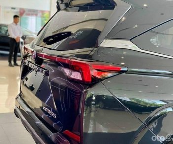 Toyota Veloz Cross 2022 - Xe màu đen, giá tốt