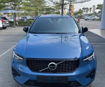 Volvo XC40 2022 - Tặng 2 năm bảo hiểm, 3 năm bảo dưỡng và voucher 10 triệu