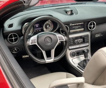 Mercedes-Benz SLK 350 2014 - Màu đỏ, tên tư nhân