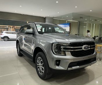 Ford Everest 2022 - Giảm tiền mặt, tặng full phụ kiện - Sẵn xe giao ngay kèm nhiều quà tặng hấp dẫn