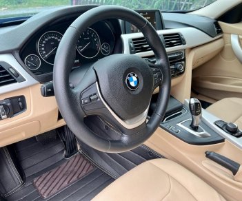 BMW 320i 2016 - Xe gia đình, giá tốt 895tr