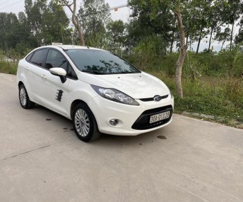 Ford Fiesta 2013 - Màu trắng số tự động