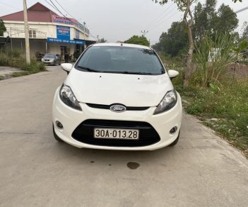 Ford Fiesta 2013 - Màu trắng số tự động