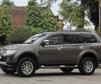 Mitsubishi Pajero Sport 2014 - Màu xám số sàn, giá 570tr