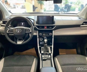 Toyota Veloz Cross 2022 - Xe màu đen, giá tốt