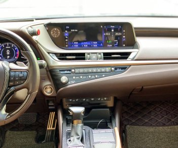 Lexus ES 250 2021 - Cần bán xe biển tỉnh