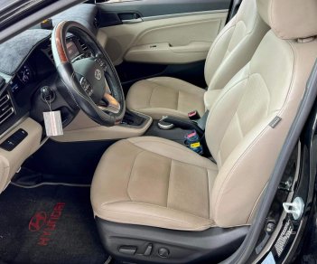 Hyundai Elantra 1.5 AT  2019 - — Sản Xuất 2019 cá nhân một chủ 