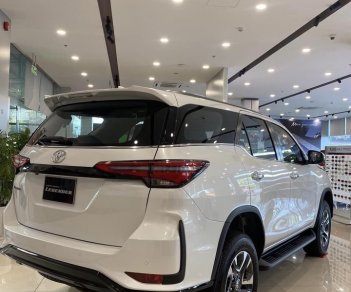 Toyota Fortuner 2022 - Thiết kế thời thượng, công nghệ ấn tượng