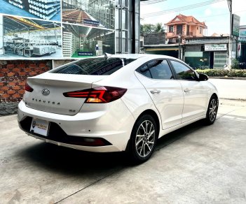 Hyundai Elantra 2021 - Đăng ký 12/2021 lướt 6.900km, zin 100%