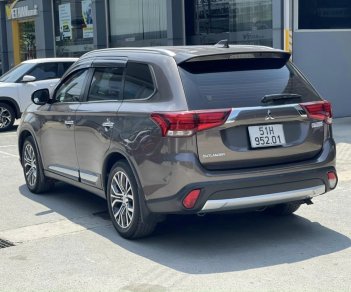 Mitsubishi Outlander 2019 - Màu nâu, biển SG