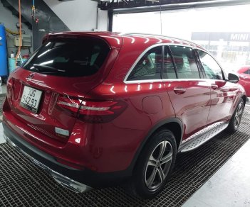 Mercedes-Benz GLC 200 2019 - Màu đỏ, xe nhập