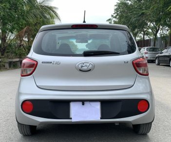 Hyundai Grand i10 2017 - Xe màu bạc giá hữu nghị