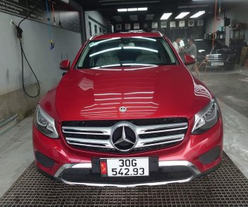 Mercedes-Benz GLC 200 2019 - Màu đỏ, xe nhập