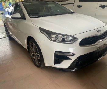 Kia Cerato 2019 - Xe đẹp nét, nội thất còn khá mới