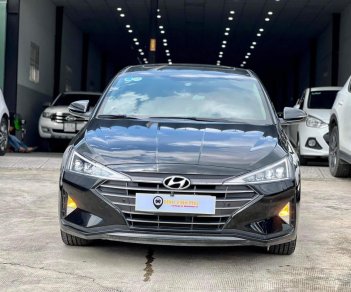 Hyundai Elantra 2019 - Cần bán xe đăng ký 2019 xe gia đình giá tốt 610tr