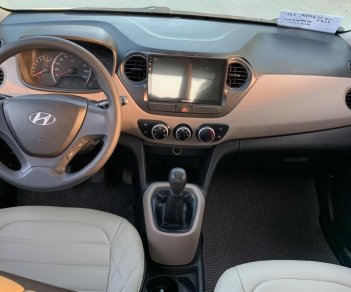 Hyundai Grand i10 2017 - Xe màu bạc giá hữu nghị