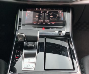 Audi Q8 2020 - Em cần bán lại xe nhà ít đi
