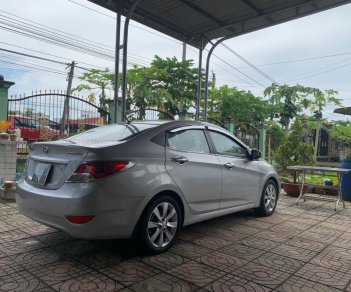 Hyundai Accent 2011 - Màu bạc, xe nhập