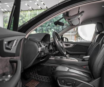 Audi Q7 2018 - Màu đen, nội thất đen đẹp chuẩn chỉ