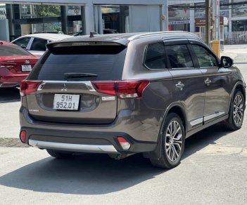 Mitsubishi Outlander 2019 - Màu nâu, biển SG