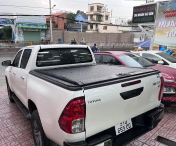 Toyota Hilux 2021 - Màu trắng, nhập khẩu, 730tr